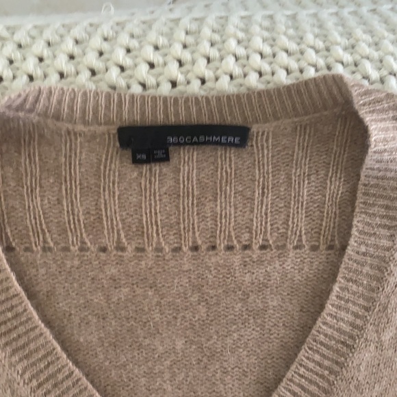 Camel color cashmere v neck - Picture 4 of 5